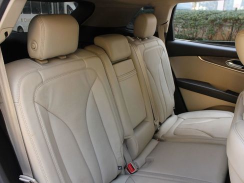 Used 2016 Lincoln MKX Reserve w/ Driver Assistance Package AWD/4WD image 22