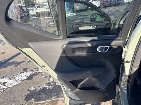 Certified 2025 Volvo XC40 B5 Plus image 31