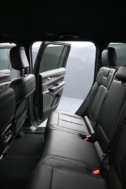New 2027 Jeep Grand Cherokee Limited AWD/4WD image 8