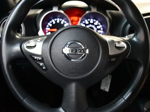 Used 2014 Nissan Juke S FWD image 37