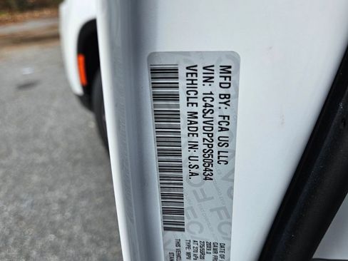 Used 2023 Jeep Wagoneer Series III w/ Preferred Equipment Group image 6