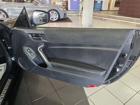 Used 2017 Toyota 86 RWD image 10