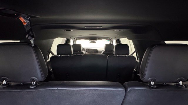 Used 2025 Chevrolet Suburban Z71 AWD/4WD image 35