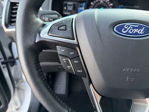 Used 2024 Ford Edge SEL image 26