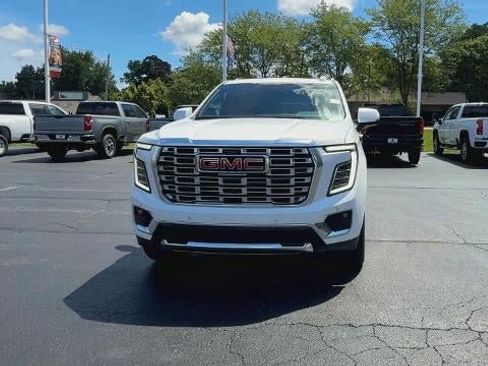 Certified 2025 GMC Yukon Denali AWD/4WD image 3