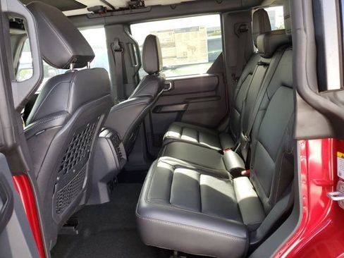 Used 2025 Ford Bronco Badlands AWD/4WD image 9