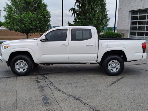 Used 2023 Toyota Tacoma SR AWD/4WD image 11