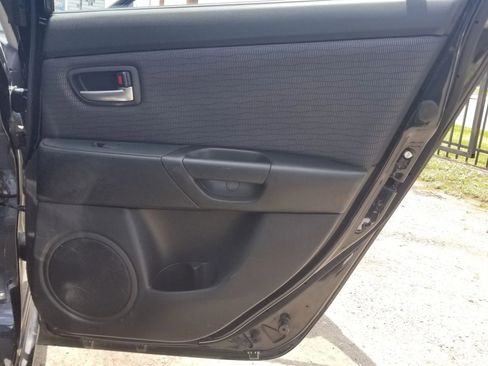 Used 2007 MAZDA MAZDA3 i Touring FWD image 12