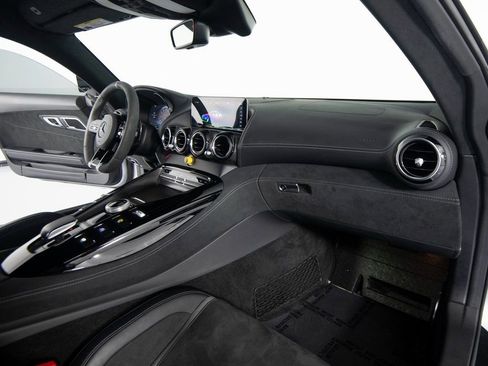 Used 2020 Mercedes-Benz AMG GT R image 29