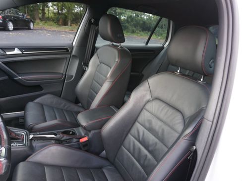 Used 2017 Volkswagen GTI SE FWD image 29