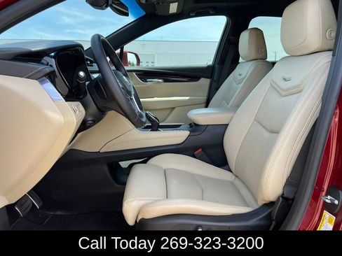 Used 2017 Cadillac XT5 Premium Luxury AWD/4WD image 5