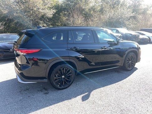Certified 2023 Toyota Highlander XSE image 13