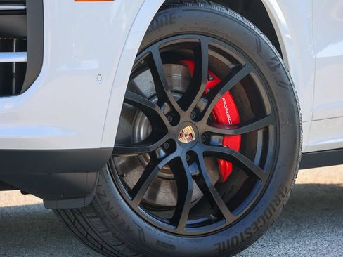 Certified 2026 Porsche Cayenne S AWD/4WD image 9