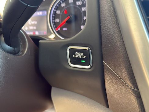 Used 2023 GMC Acadia SLT AWD/4WD image 33