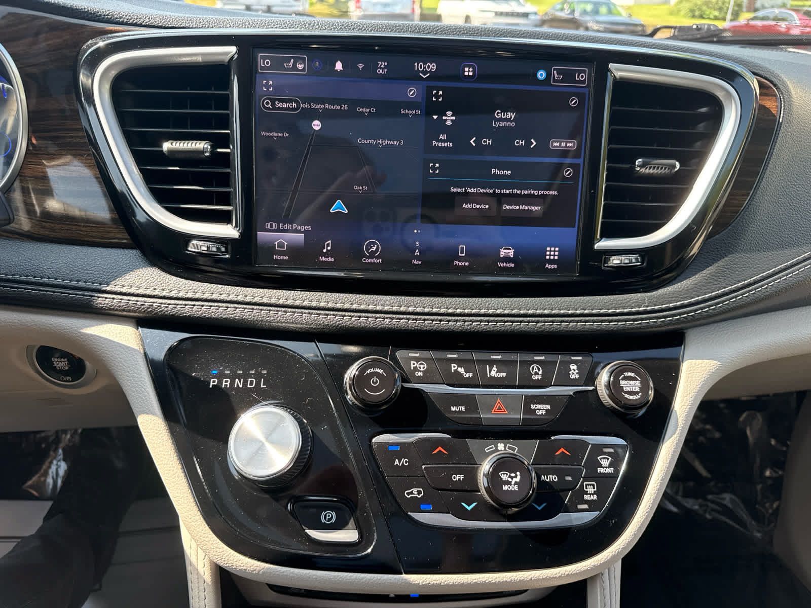 Used 2023 Chrysler Pacifica Limited w/ Uconnect Theater Family Group AWD/4WD image 26