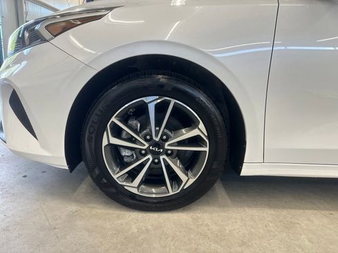 Certified 2023 Kia Forte LXS FWD image 25