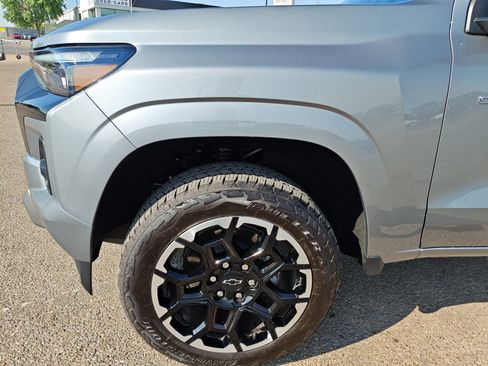 Used 2026 Chevrolet Colorado Z71 w/ Technology Package AWD/4WD image 10