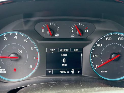 Used 2021 Chevrolet Traverse LS FWD image 3