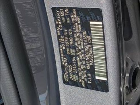 Used 2025 Hyundai Elantra Limited FWD image 25