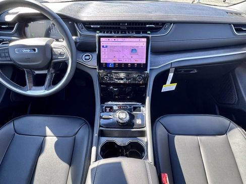 New 2025 Jeep Grand Cherokee Limited w/ Black Appearance Package image 11