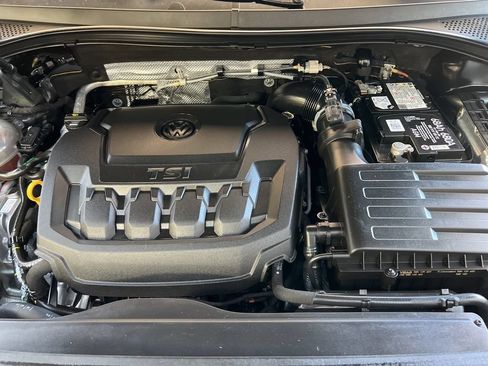 Certified 2020 Volkswagen Tiguan SEL w/ Tiguan Three-Row MDO Package FWD image 23