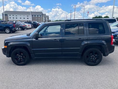 Used 2014 Jeep Patriot Sport w/ Power Value Group FWD image 4
