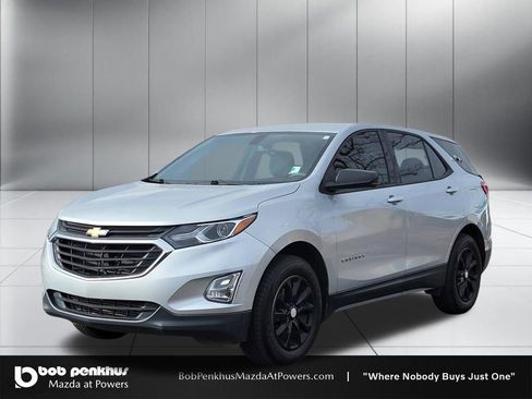 Used 2018 Chevrolet Equinox LS image 23