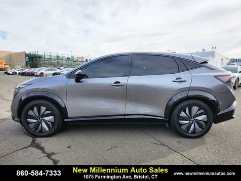 Used 2024 Nissan Ariya AWD image 2