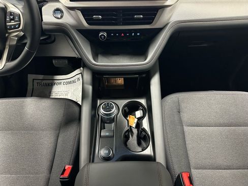 Used 2025 Ford Explorer Active image 34