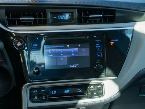 Used 2019 Toyota Corolla L image 11