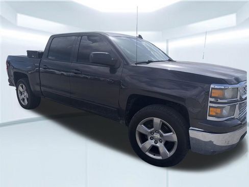 Used 2015 Chevrolet Silverado 1500 LT image 2