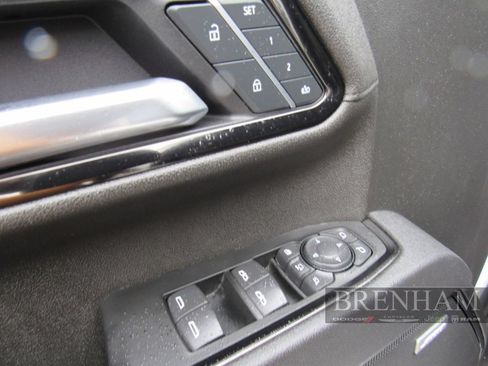 Used 2025 GMC Sierra 2500 AT4 AWD/4WD image 14