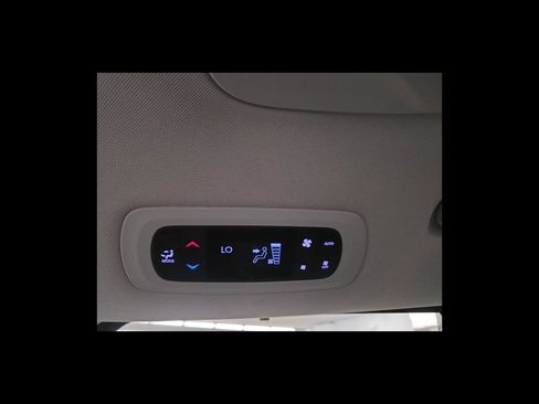 Used 2023 Chrysler Pacifica Touring-L FWD image 26
