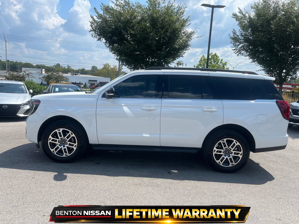 Used 2025 Ford Expedition Active RWD image 7