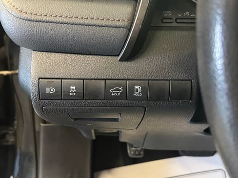 Used 2019 Toyota Camry LE FWD image 18