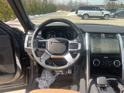 New 2026 Land Rover Discovery Dynamic SE AWD/4WD image 13