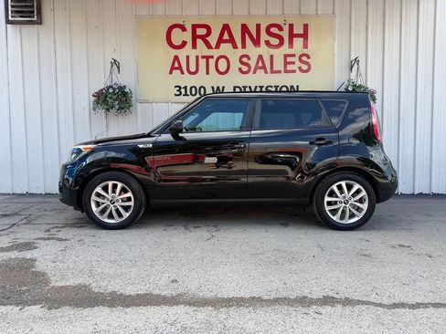 Used 2017 Kia Soul + FWD image 6
