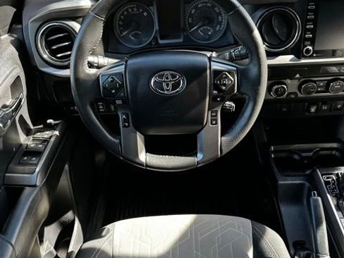 Used 2021 Toyota Tacoma TRD Off-Road AWD/4WD image 23