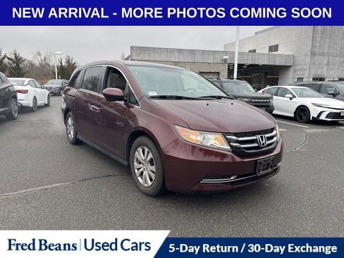 Used 2016 Honda Odyssey SE image 1