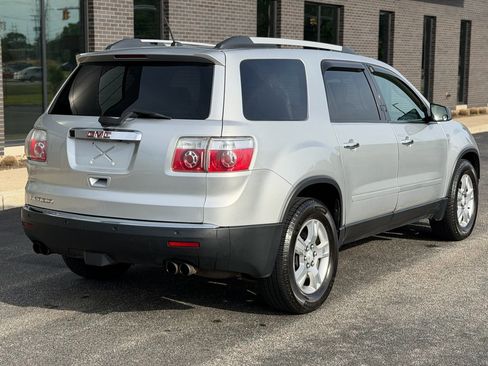 Used 2011 GMC Acadia SLE FWD image 2