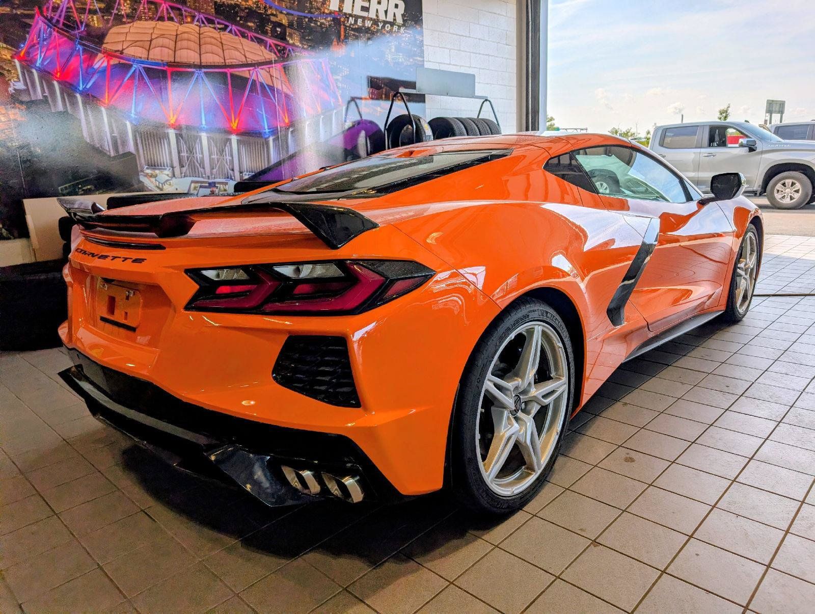 Used 2022 Chevrolet Corvette Stingray Preferred Cpe w/ Z51 Performance Package RWD image 8
