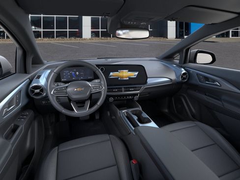 New 2025 Chevrolet Equinox EV LT image 15