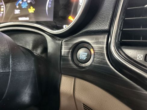Used 2022 Jeep Grand Cherokee Laredo E w/ Security & Convenience Group AWD/4WD image 24