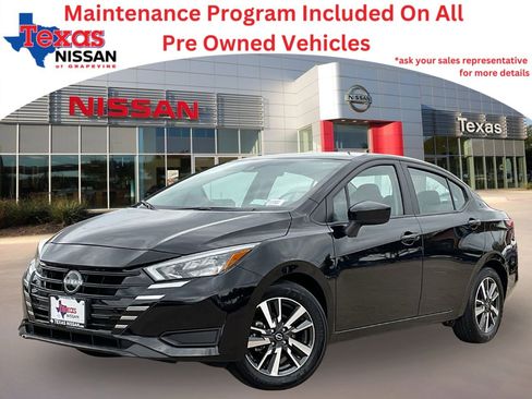 Used 2025 Nissan Versa SV image 1