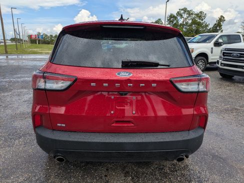 Used 2022 Ford Escape SE w/ SE Sport Appearance Package FWD image 5