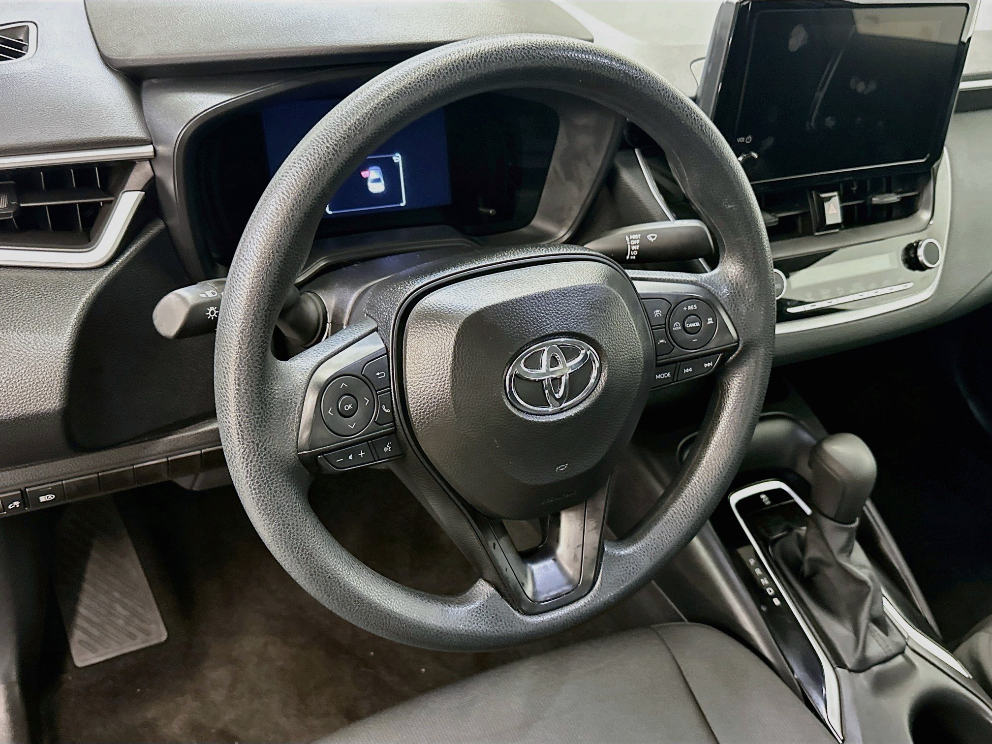 Used 2026 Toyota Corolla LE FWD image 18