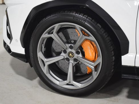 Used 2019 Lamborghini Urus image 5