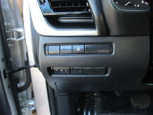 Used 2022 Nissan Rogue SV AWD/4WD image 27