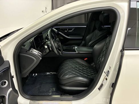 Used 2022 Mercedes-Benz S 580 4MATIC Sedan w/ AMG Line Package image 10
