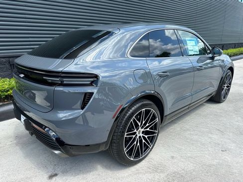 Used 2026 Porsche Macan Turbo Electric AWD/4WD image 9